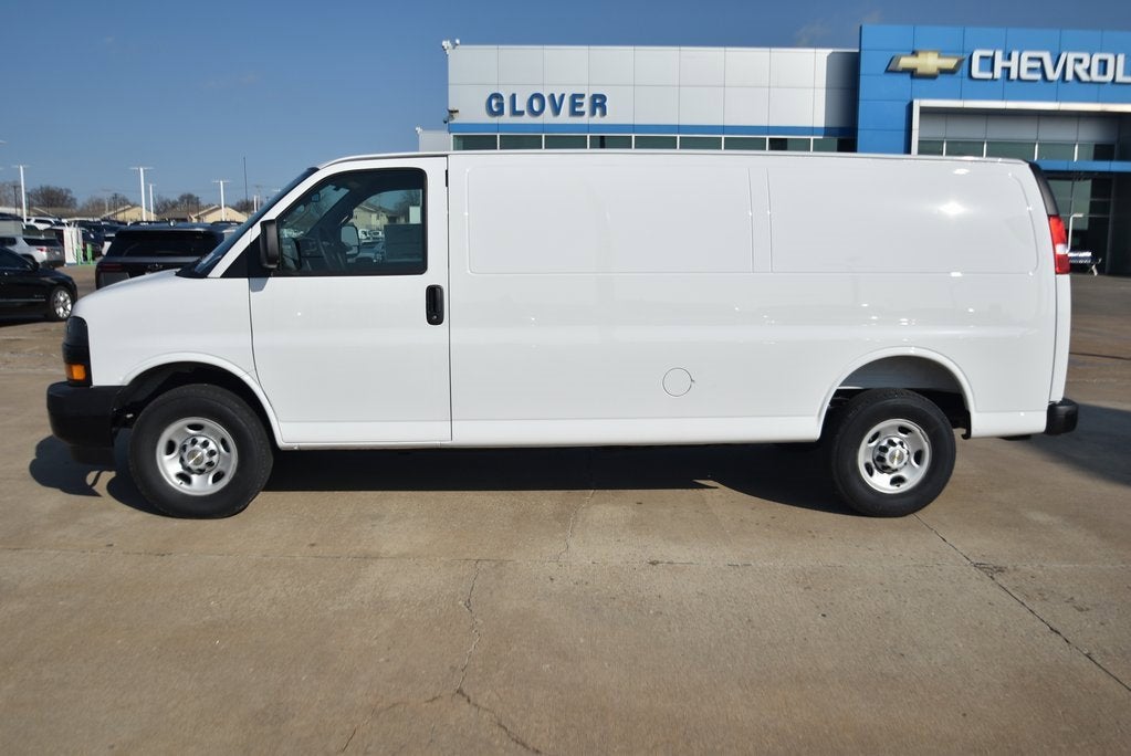 2026 Chevrolet Express Cargo 1WT