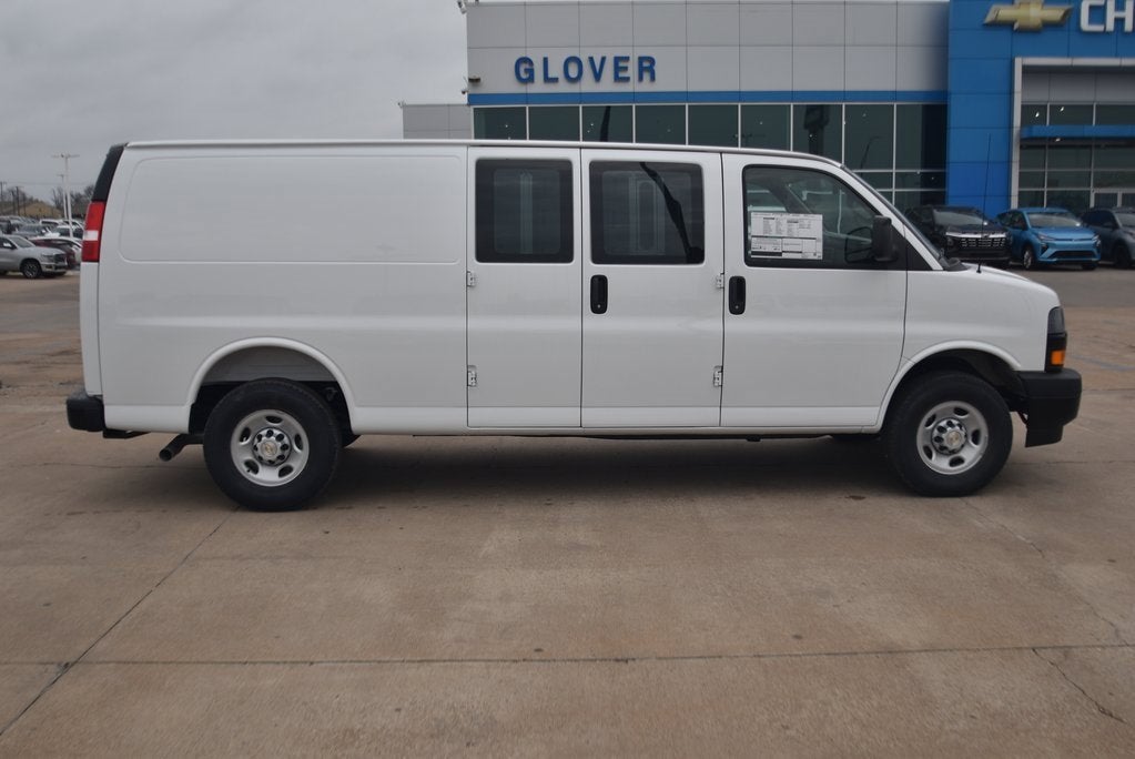 2026 Chevrolet Express Cargo 1WT