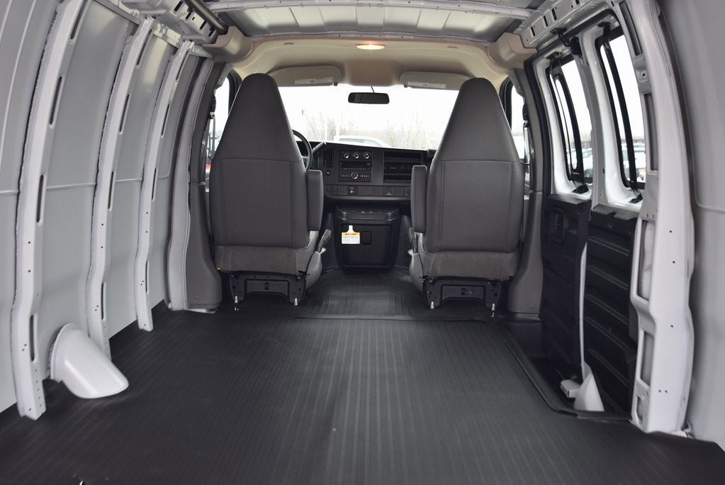 2026 Chevrolet Express Cargo 1WT