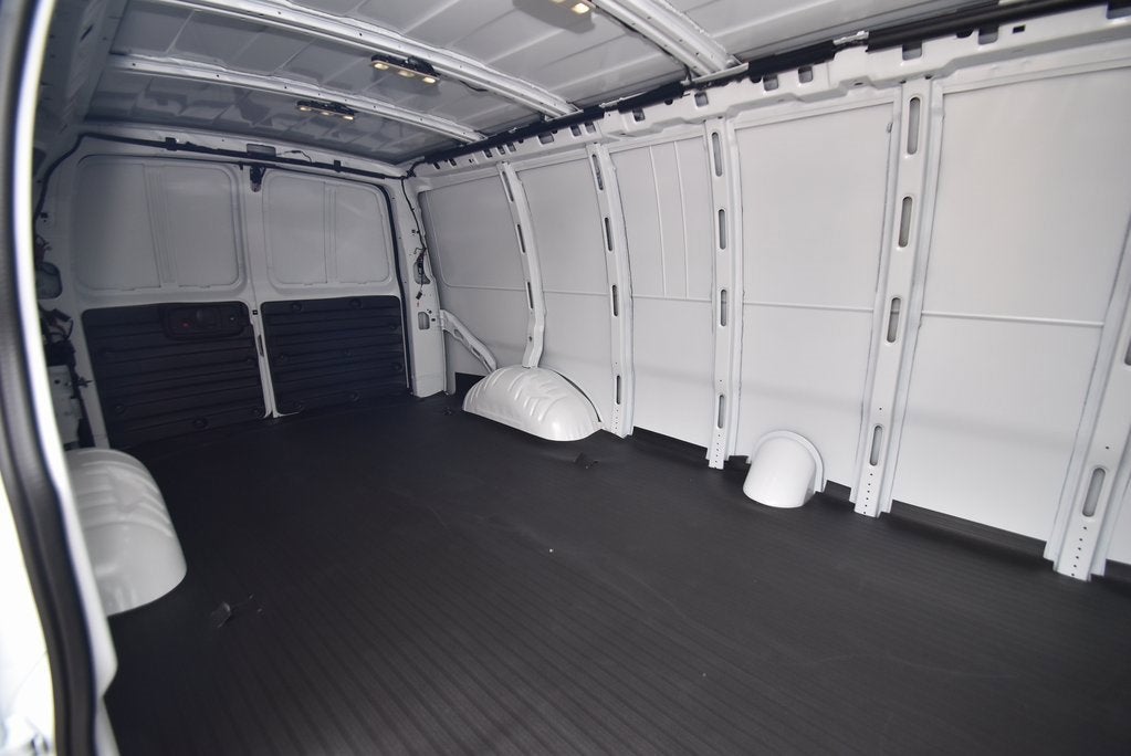 2026 Chevrolet Express Cargo 1WT