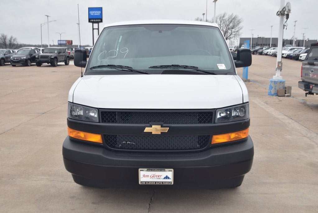 2026 Chevrolet Express Cargo 1WT