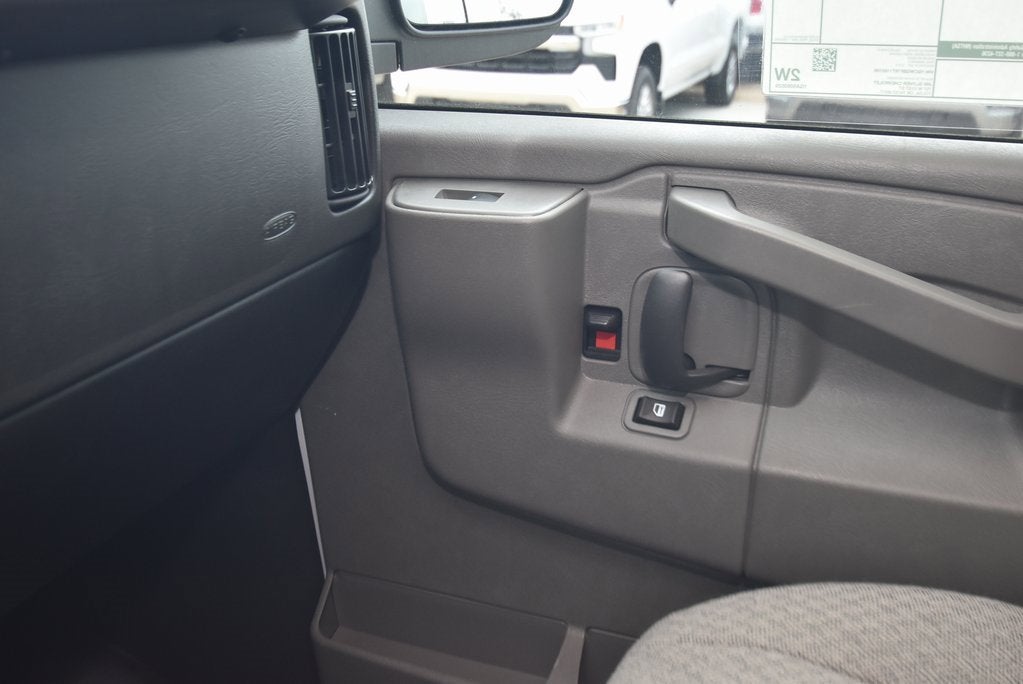 2026 Chevrolet Express Cargo 1WT