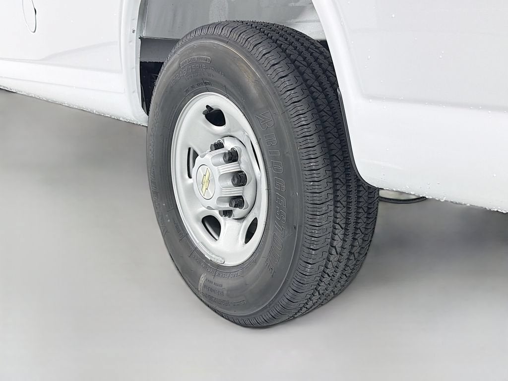 2026 Chevrolet Express Cargo 1WT