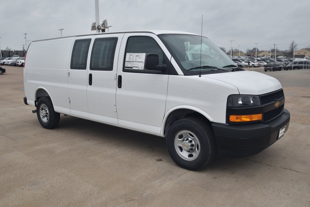 2026 Chevrolet Express Cargo 1WT