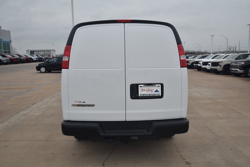2026 Chevrolet Express Cargo 1WT