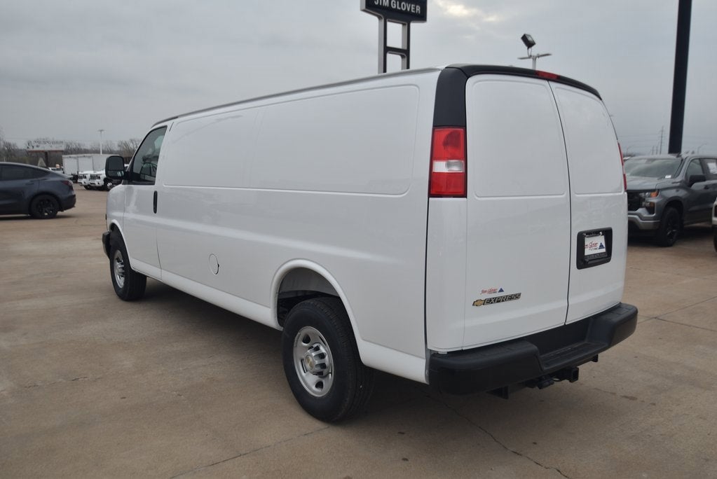2026 Chevrolet Express Cargo 1WT