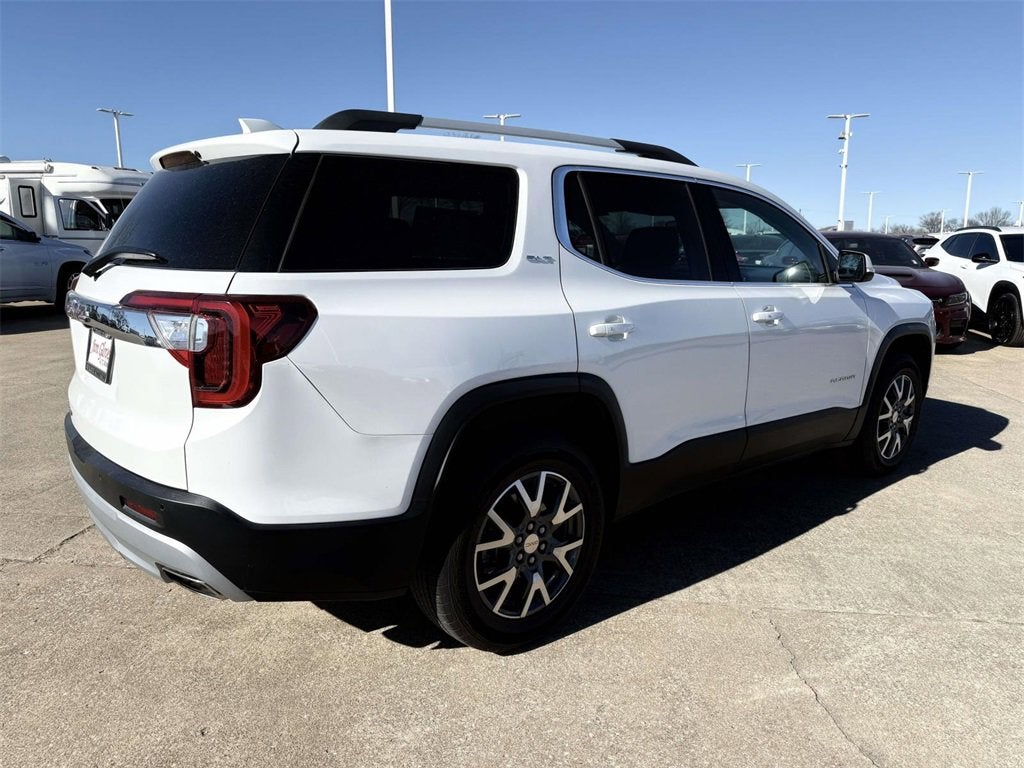 2023 GMC Acadia SLT