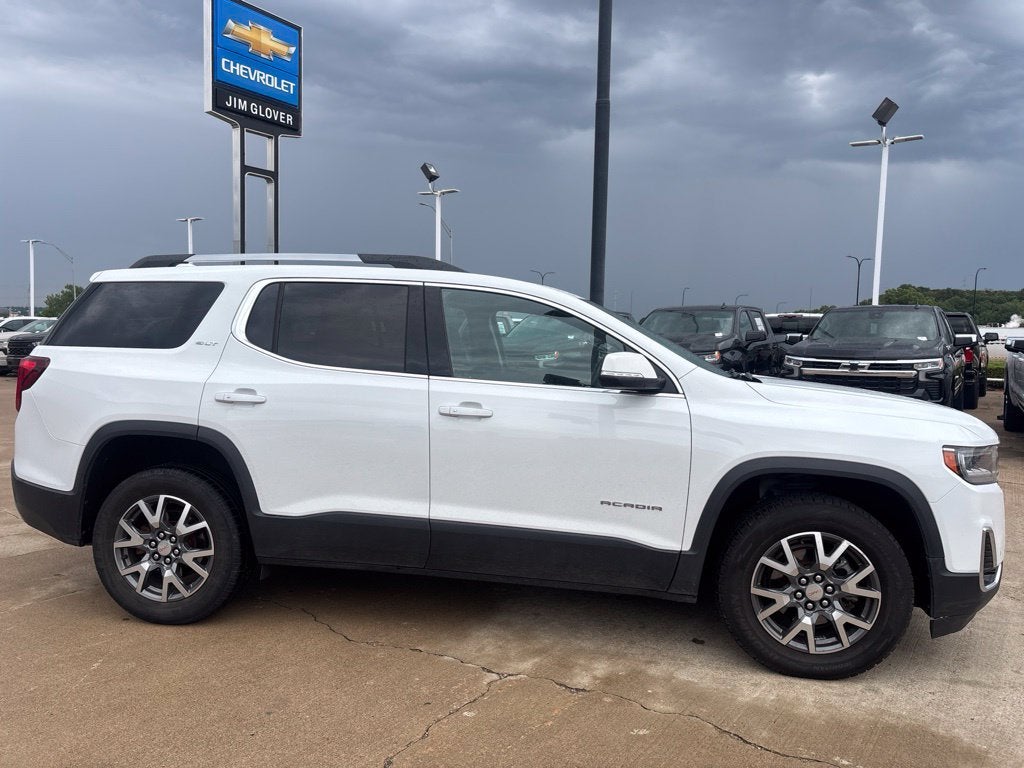 2023 GMC Acadia SLT