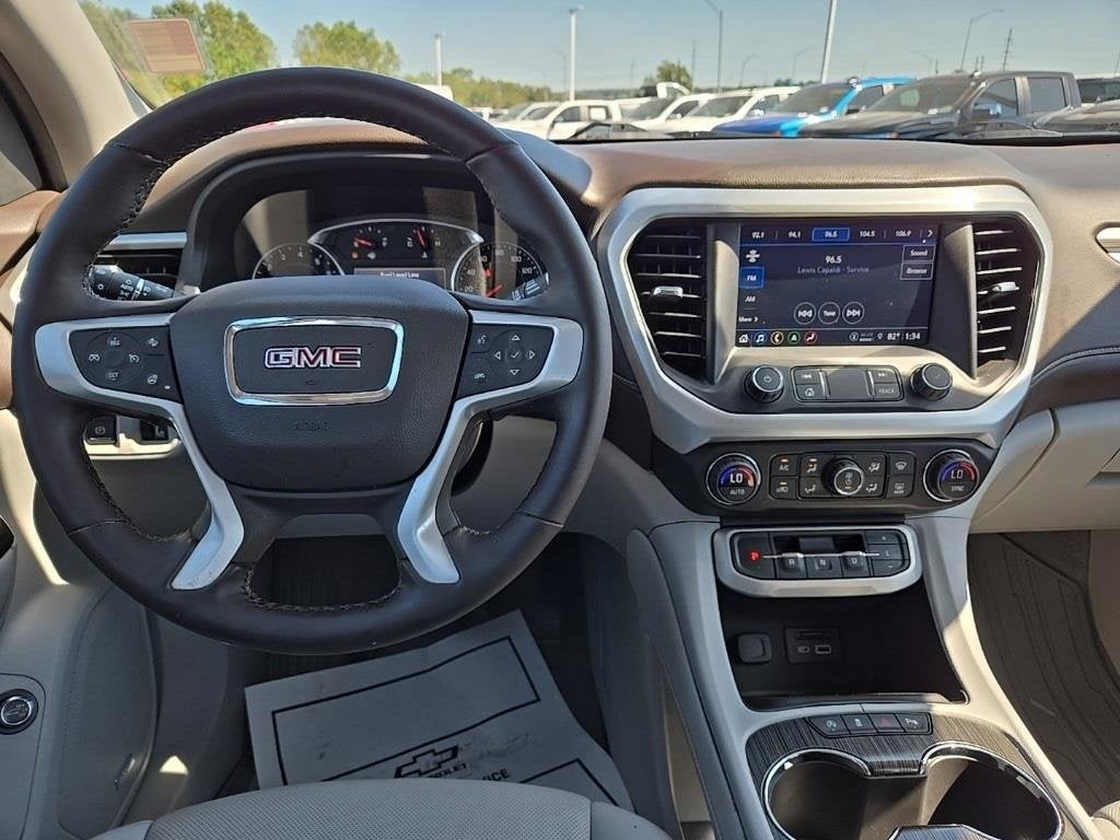 2023 GMC Acadia SLT
