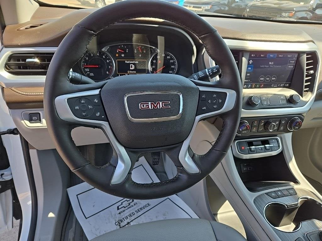 2023 GMC Acadia SLT
