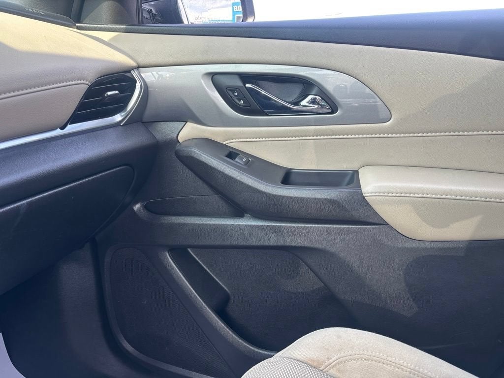 2022 Chevrolet Traverse LS