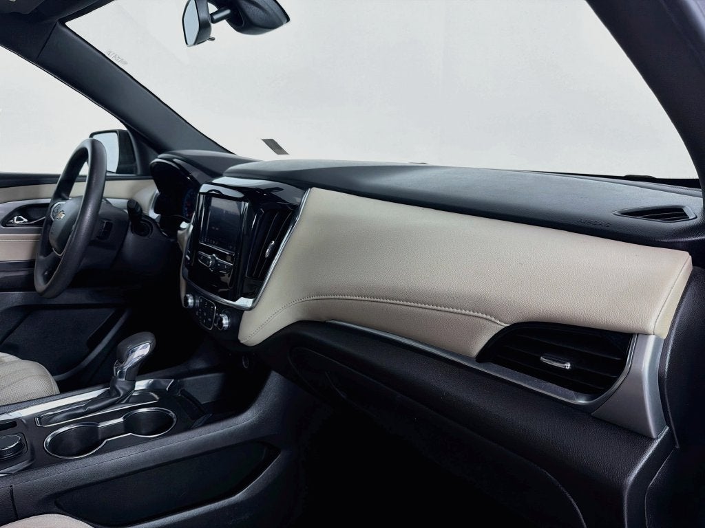 2022 Chevrolet Traverse LS
