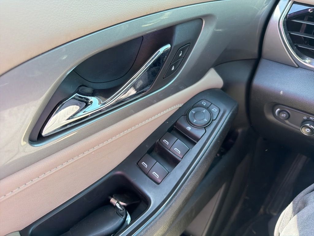 2022 Chevrolet Traverse LS