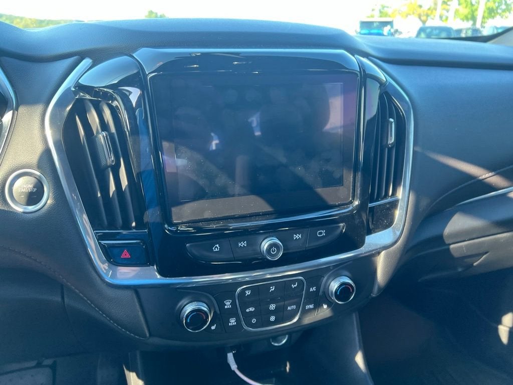 2022 Chevrolet Traverse LT Cloth