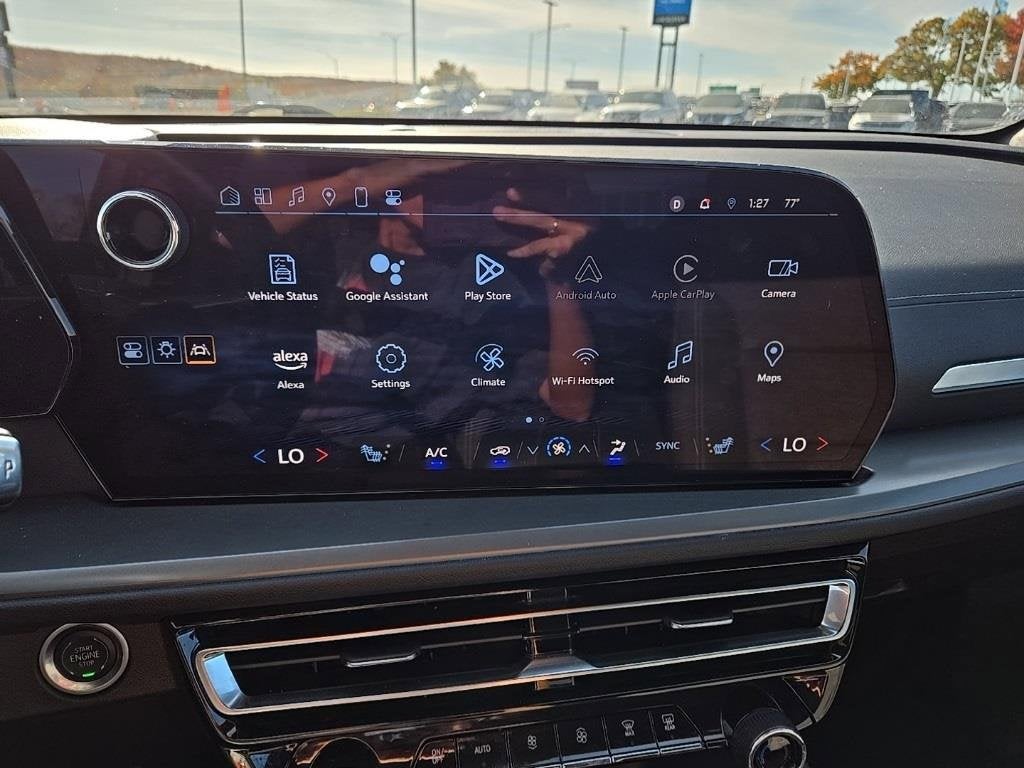 2024 Chevrolet Traverse LT