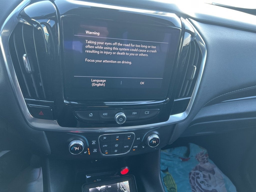 2022 Chevrolet Traverse LT Cloth