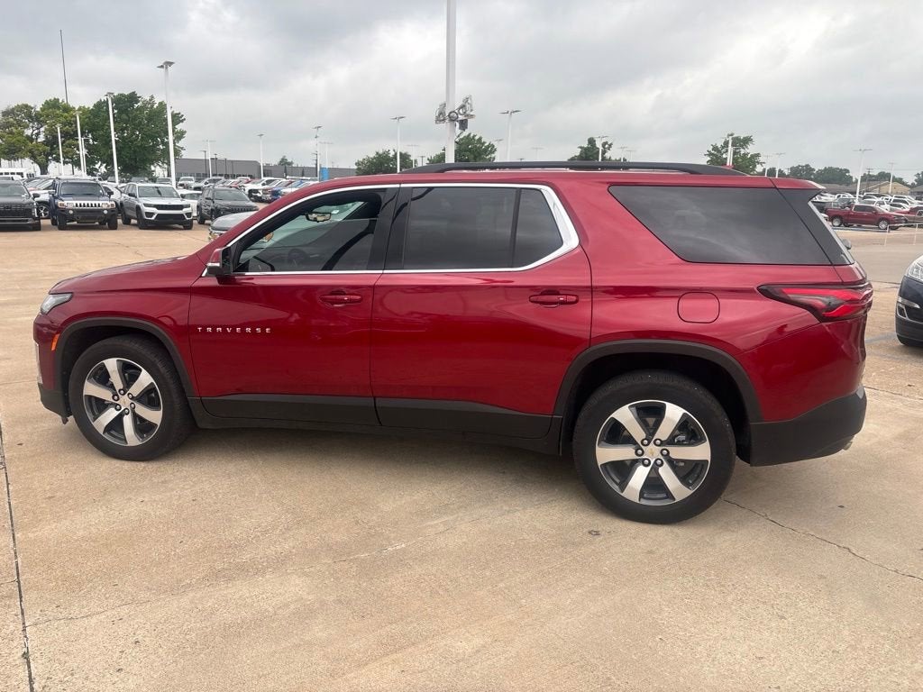 2023 Chevrolet Traverse LT Leather