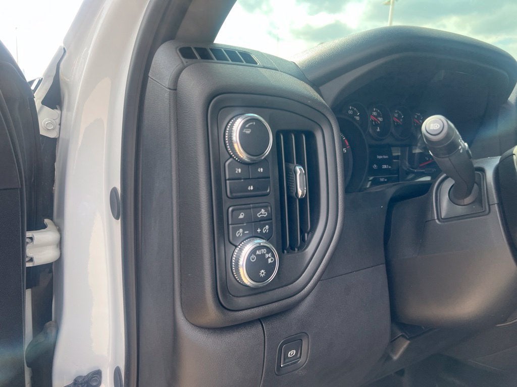 2025 GMC Sierra 3500 HD Pro DRW
