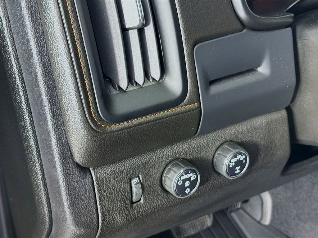 2022 GMC Canyon AT4 - Leather