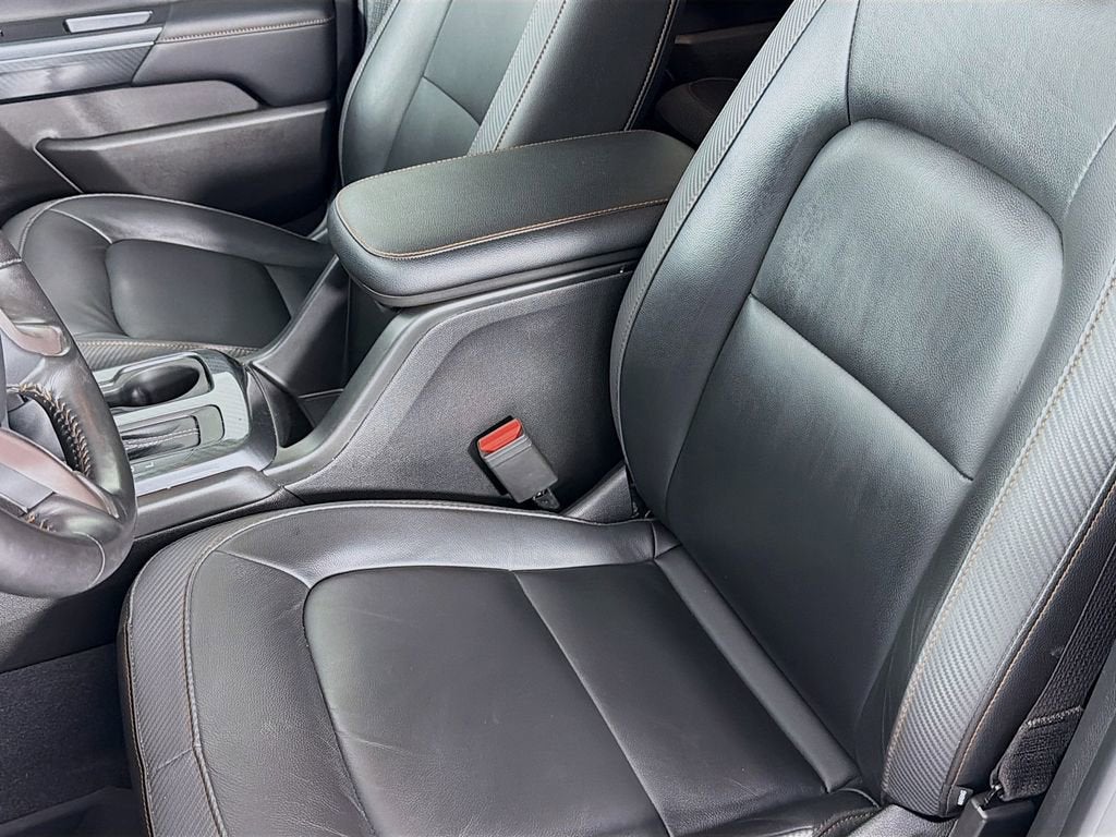 2022 GMC Canyon AT4 - Leather