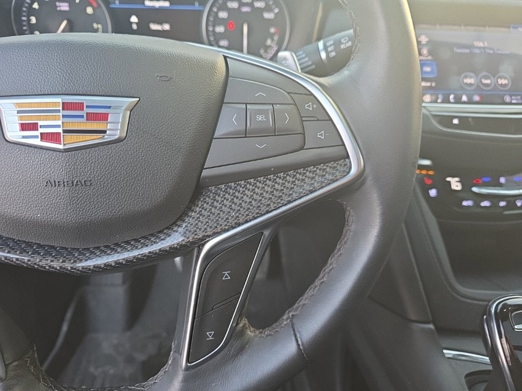 2022 Cadillac XT5 Sport