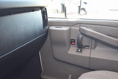 2025 Chevrolet Express Cutaway 3500 1WT