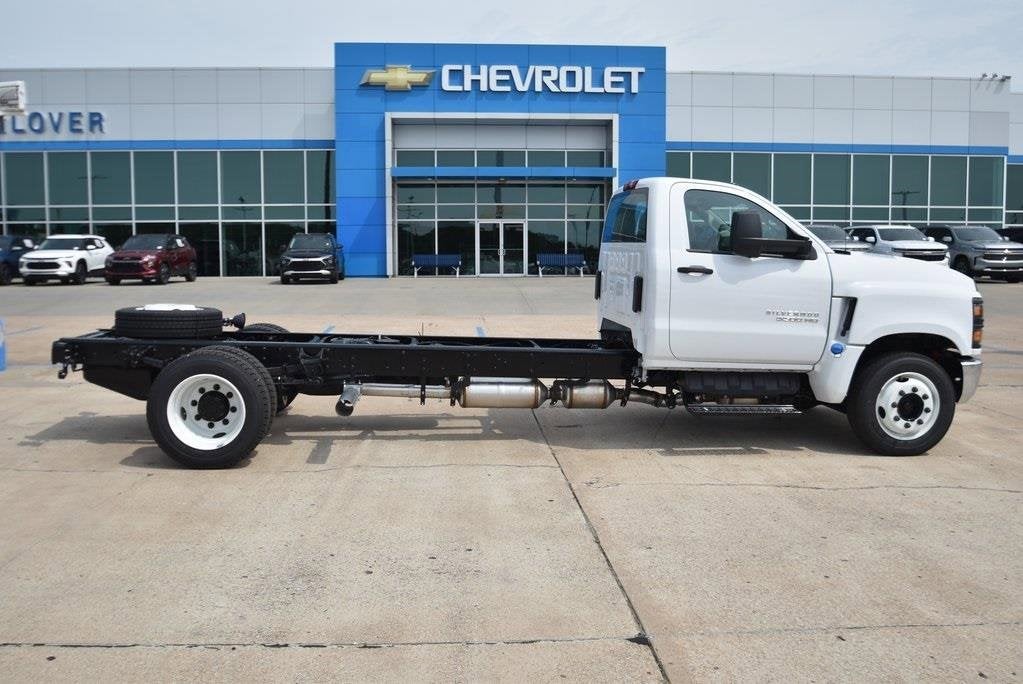 2024 Chevrolet Silverado 5500 HD Work Truck