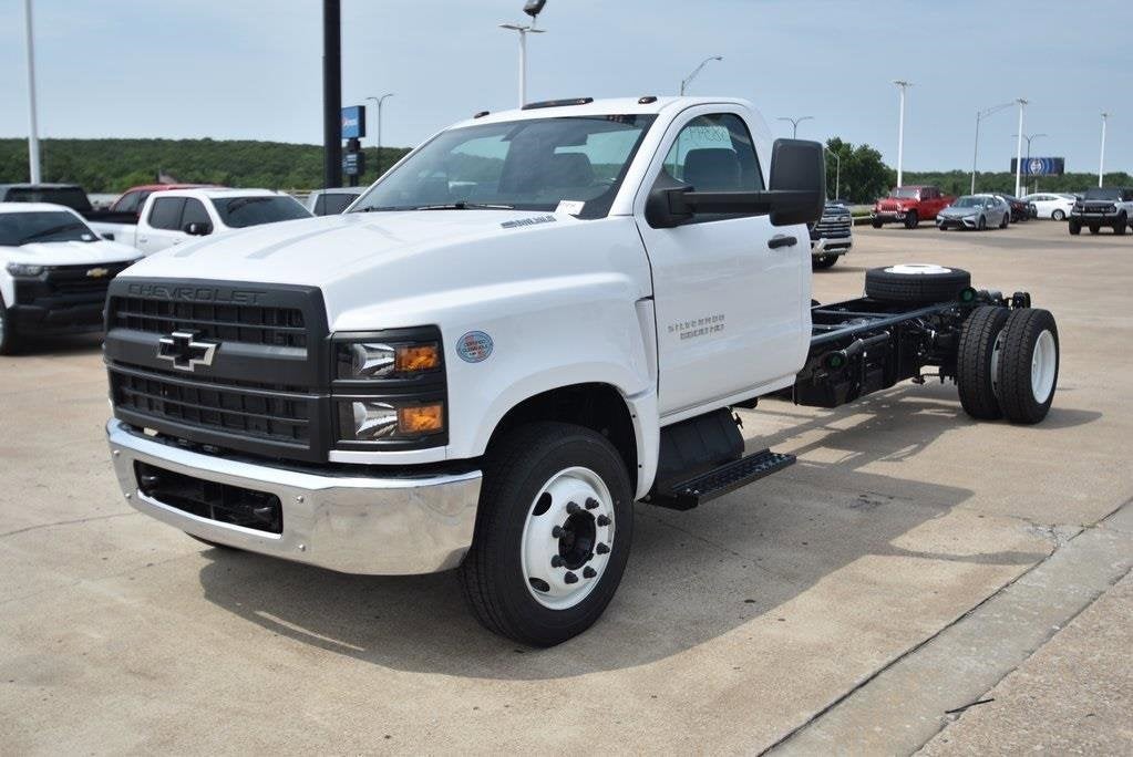 2024 Chevrolet Silverado 5500 HD Work Truck