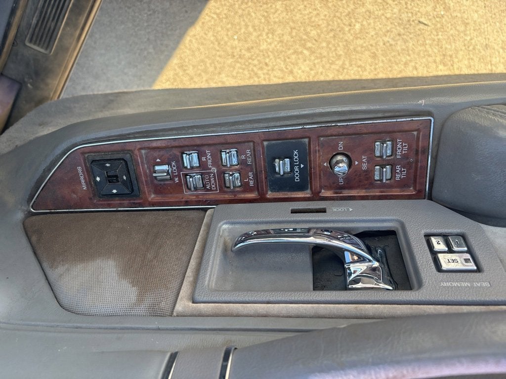 1994 Lincoln Town Car Signature