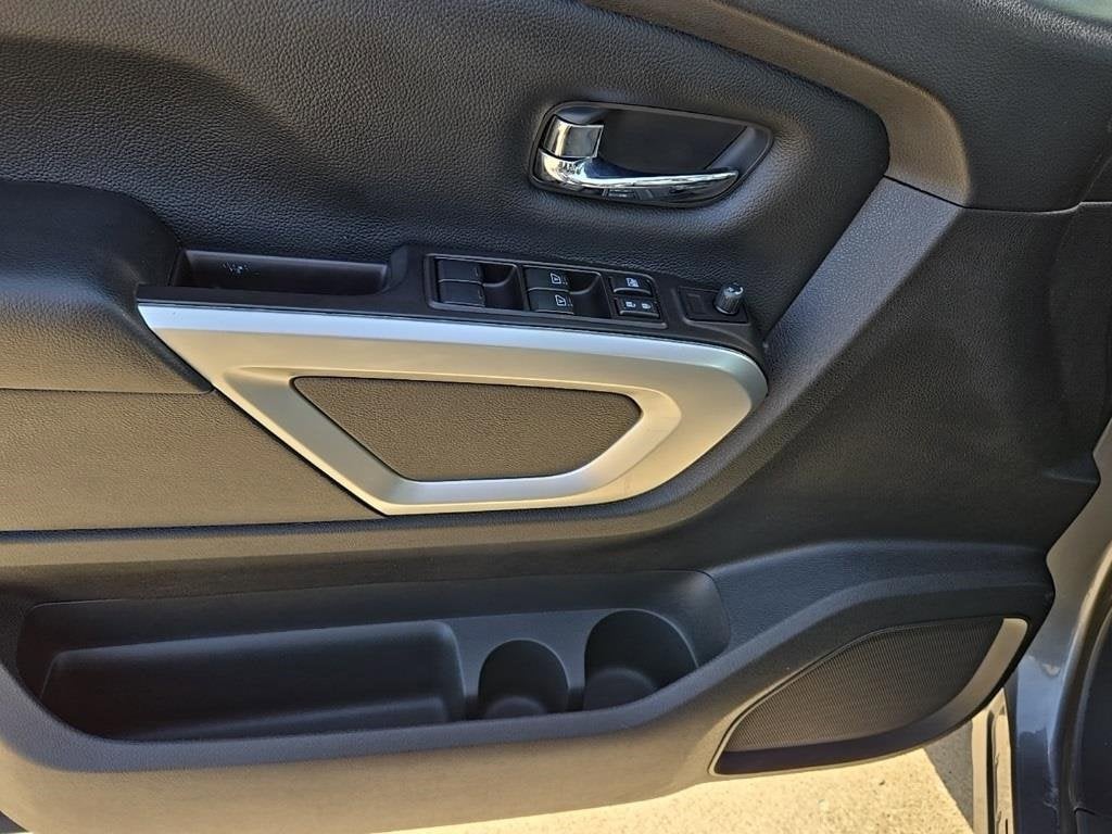 2020 Nissan Titan SV