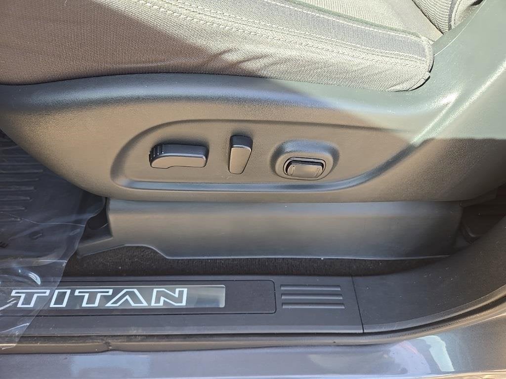 2020 Nissan Titan SV