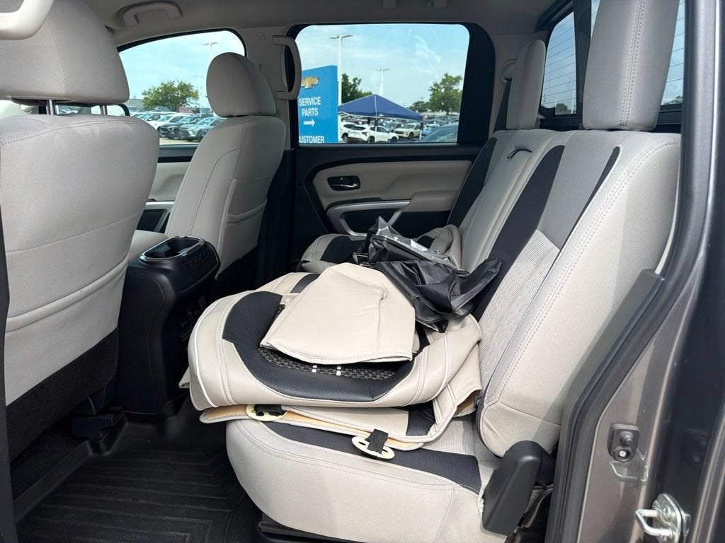 2021 Nissan Titan SV