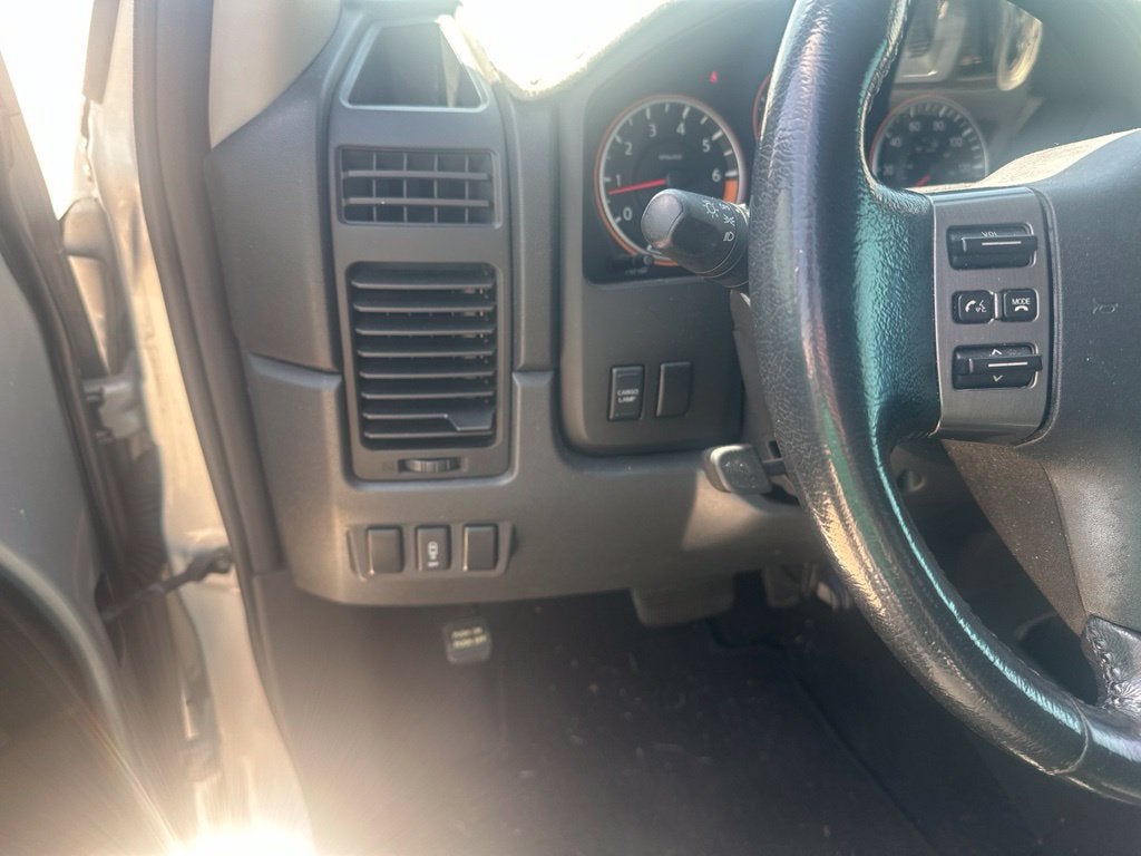 2011 Nissan Titan SV