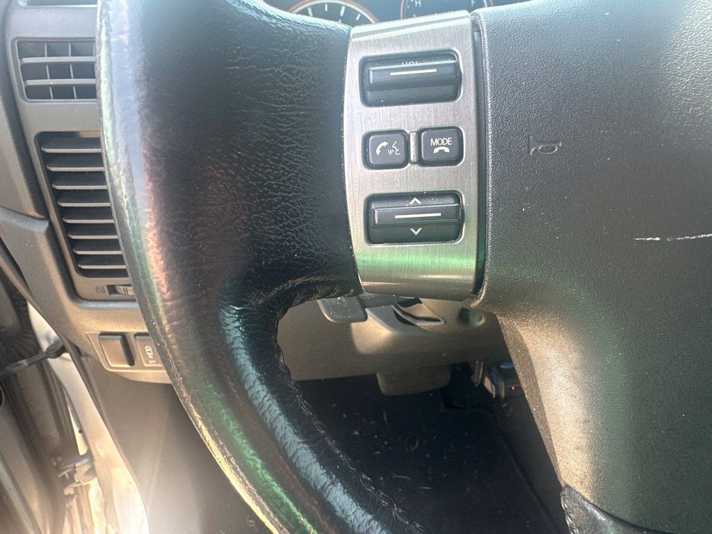 2011 Nissan Titan SV