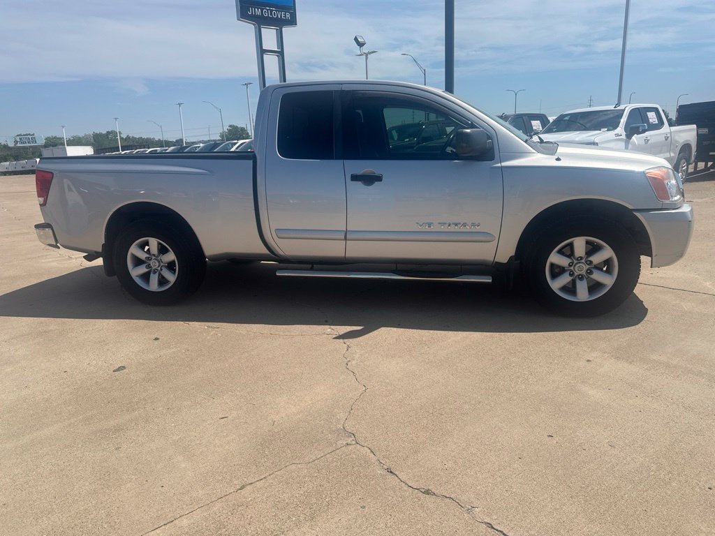 2011 Nissan Titan SV