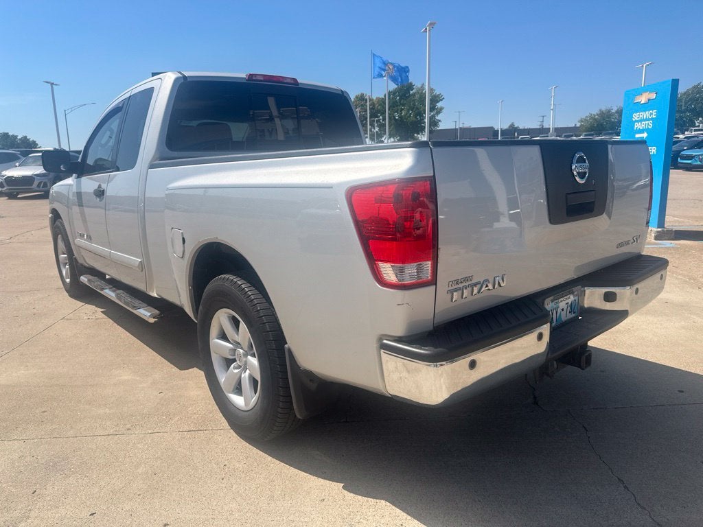 2011 Nissan Titan SV