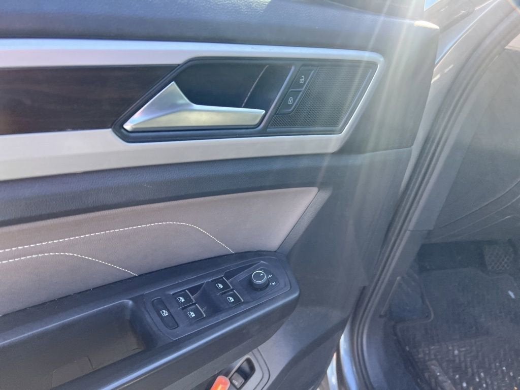 2021 Volkswagen Atlas 3.6L V6 SE w/Technology