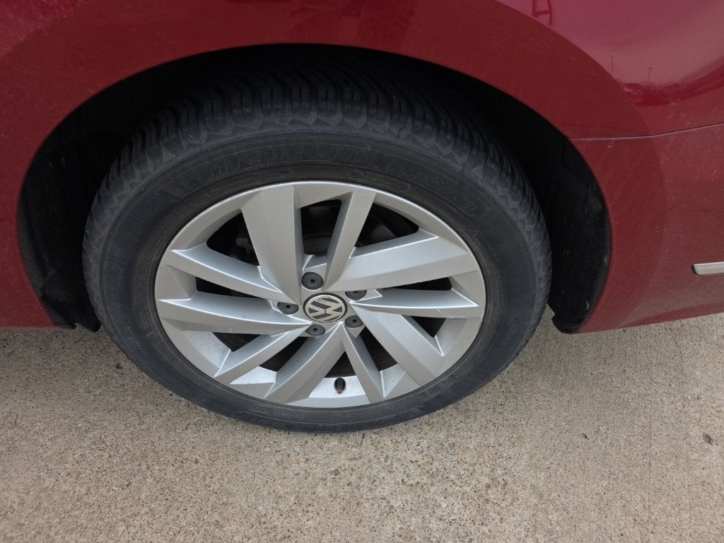 2018 Volkswagen Passat 2.0T SE
