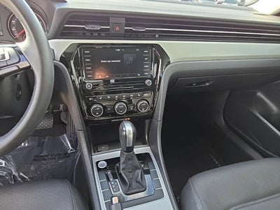 2022 Volkswagen Passat 2.0T SE