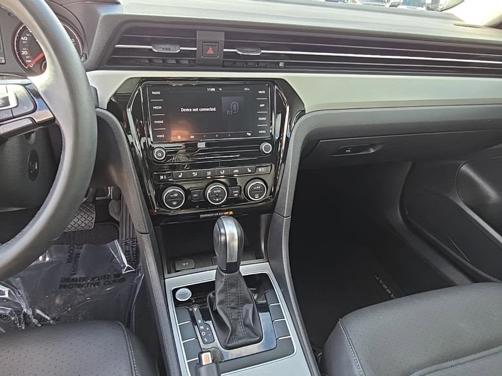 2022 Volkswagen Passat 2.0T SE