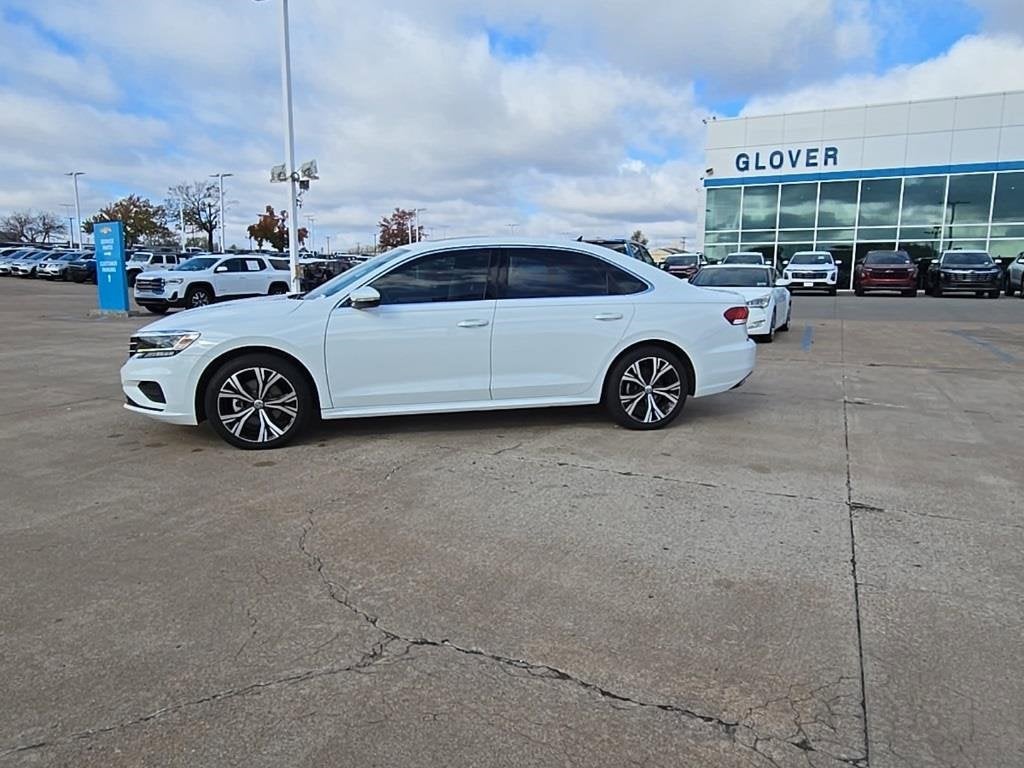 2022 Volkswagen Passat 2.0T SE