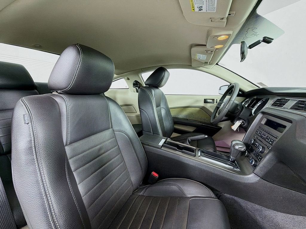 2011 Ford Mustang V6