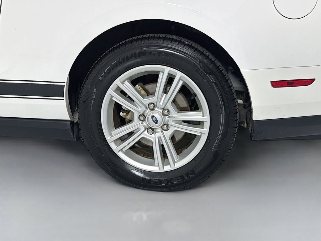2011 Ford Mustang V6