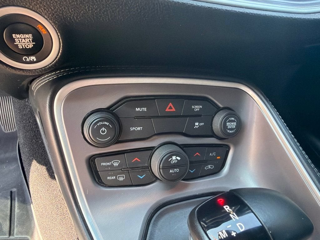 2021 Dodge Challenger SXT