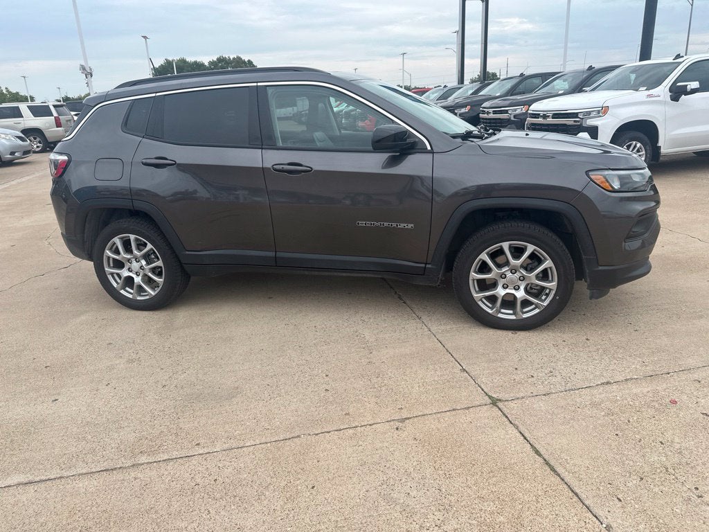 2022 Jeep Compass Latitude Lux