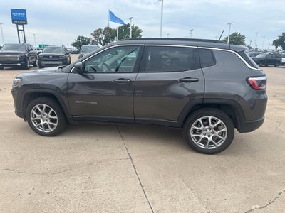 2022 Jeep Compass Latitude Lux