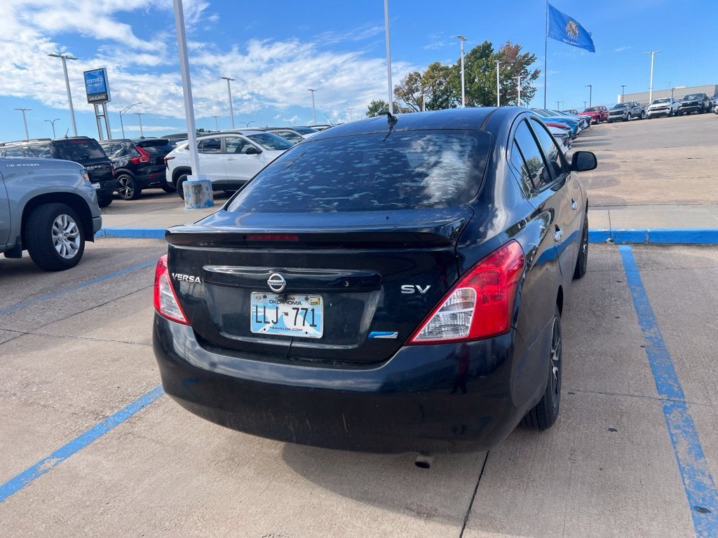 2013 Nissan Versa SV