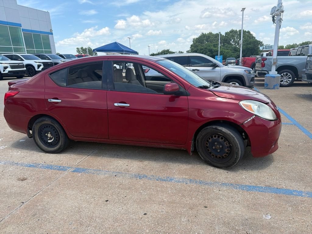 2014 Nissan Versa SV