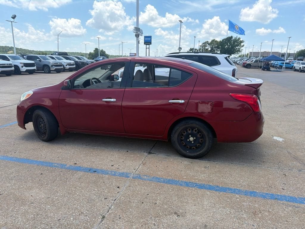 2014 Nissan Versa SV