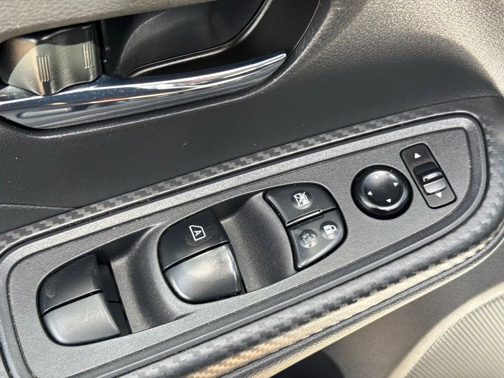 2023 Nissan Versa SV